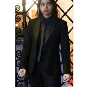Hailee Steinfeld Suit