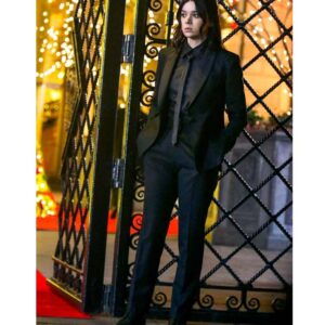 Hailee Steinfeld Suit 2