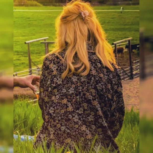 Yellowstone Season 5 Beth Dutton Floral Blazer - Image 5