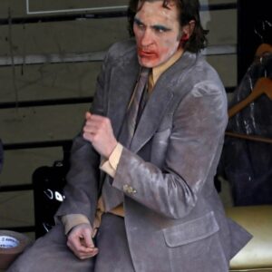 Joker-2-Arthur-Fleck-Grey-Suit