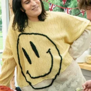 Bake Off Noel Fielding Smiling Face Yellow Jumper